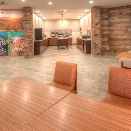 Clarion Pointe Downtown Gatlinburg Hotel Exterior foto
