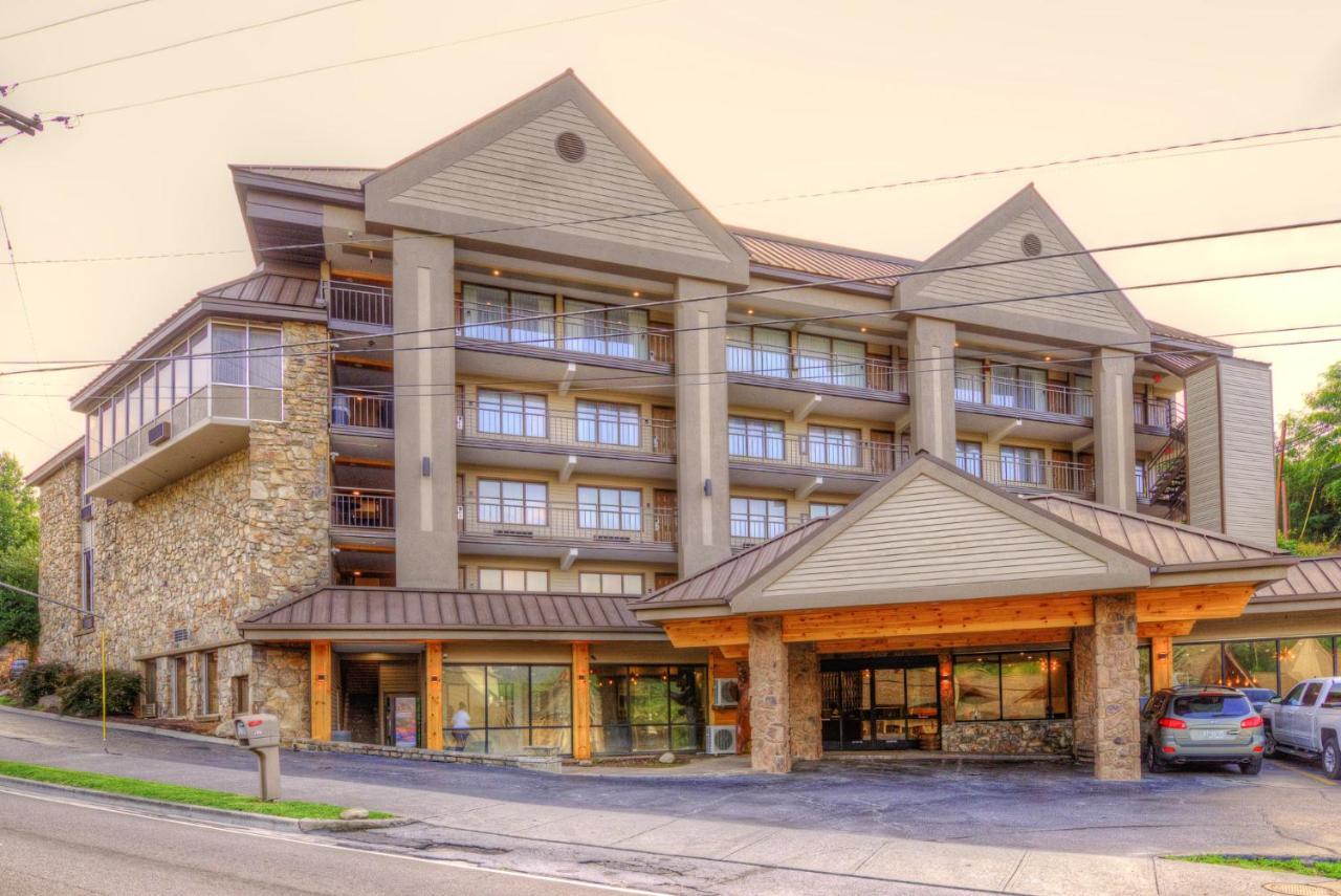 Clarion Pointe Downtown Gatlinburg Hotel Exterior foto