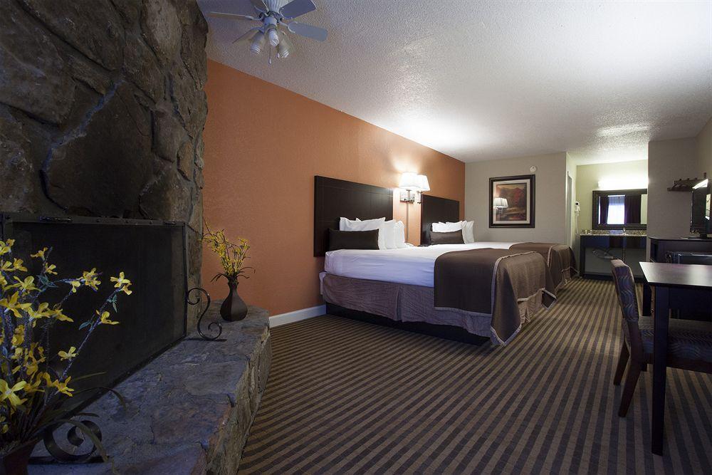 Clarion Pointe Downtown Gatlinburg Hotel Exterior foto