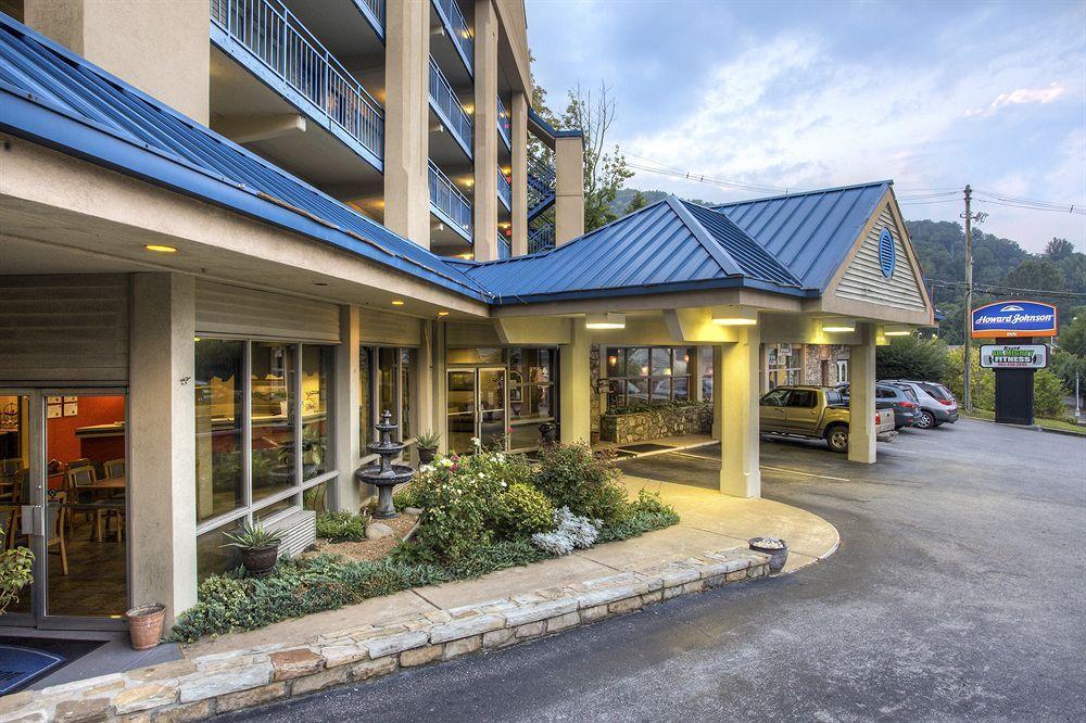 Clarion Pointe Downtown Gatlinburg Hotel Exterior foto